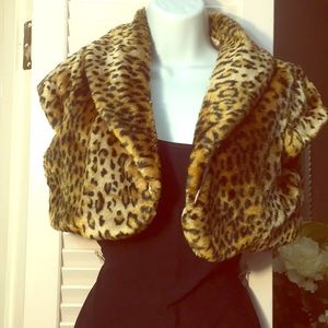 COPY - Leopard Cropped Faux Fur Vest